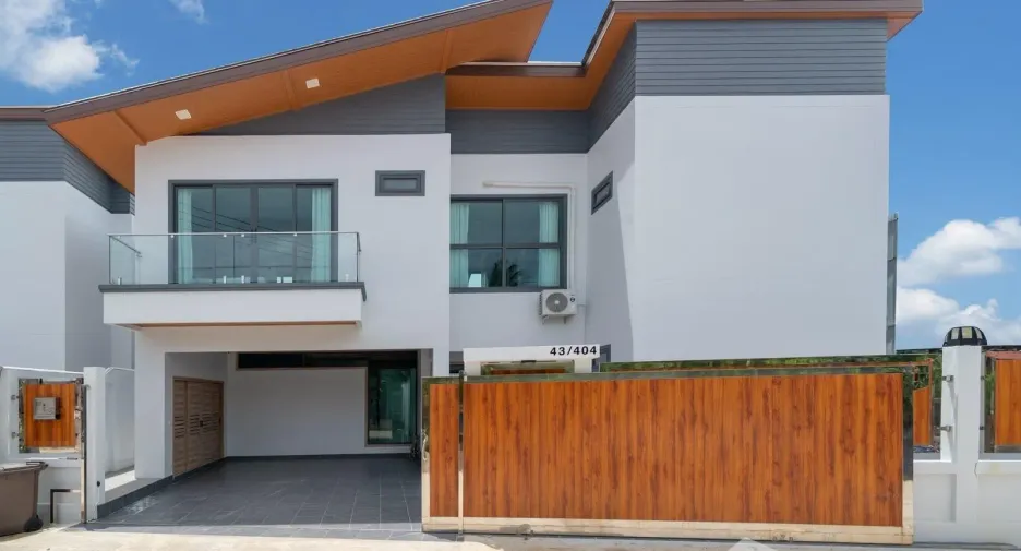 For sale 4 ベッドルーム villa in Mueang Phuket, Phuket