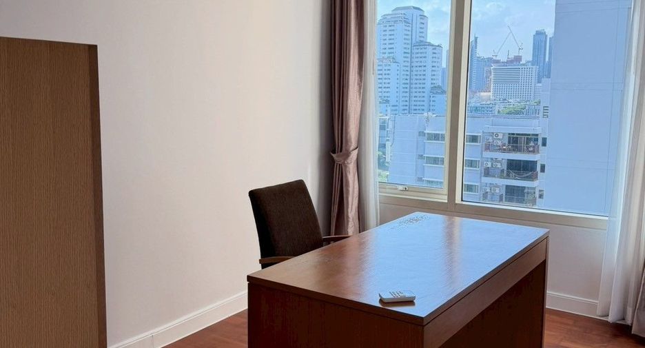 À louer 3 chambres condo à Watthana, Bangkok