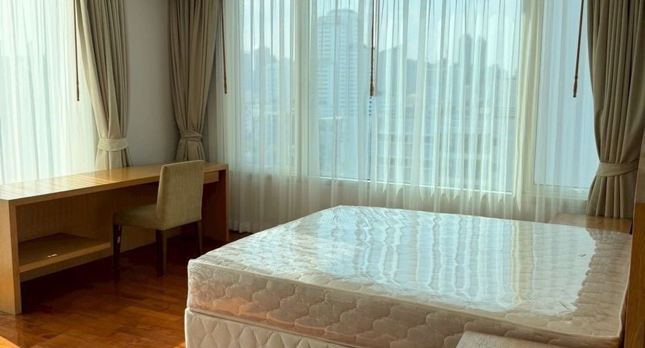 À louer 3 chambres condo à Watthana, Bangkok