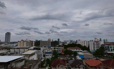 For rent 3 bedrooms condo in Prawet, Bangkok