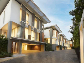 For rent 3 bedrooms townhouse in Huai Khwang, Bangkok