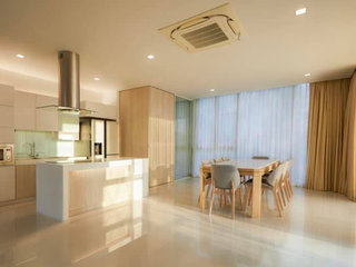 For rent 3 bedrooms townhouse in Huai Khwang, Bangkok