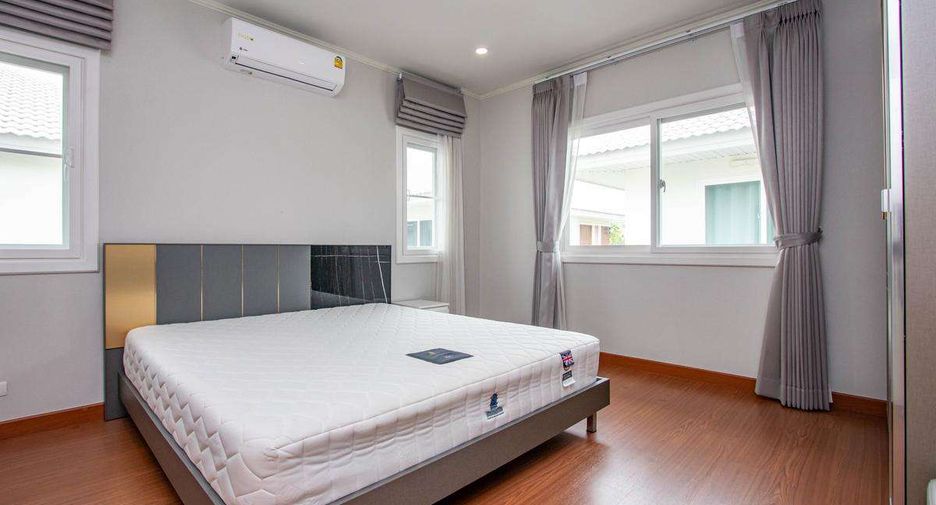 Casa en venta de 4 habitaciones en San Kamphaeng, Chiang Mai
