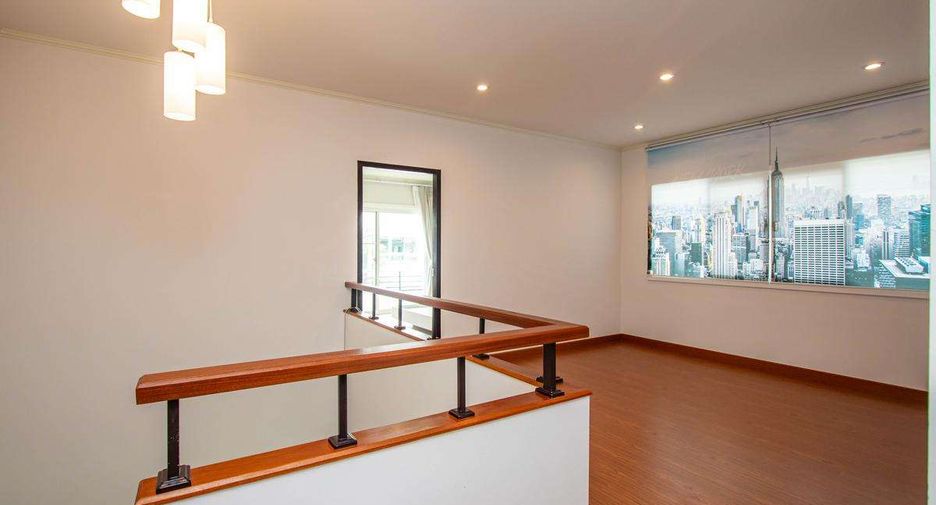 Casa en venta de 4 habitaciones en San Kamphaeng, Chiang Mai