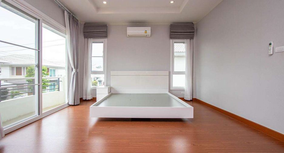 Casa en venta de 4 habitaciones en San Kamphaeng, Chiang Mai