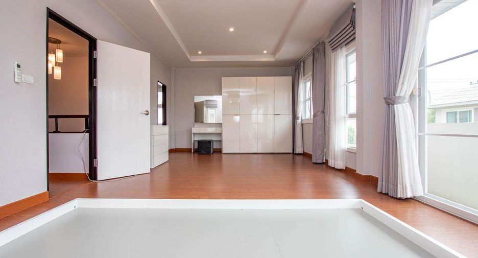 Casa en venta de 4 habitaciones en San Kamphaeng, Chiang Mai