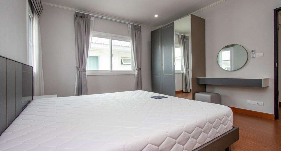 Casa en venta de 4 habitaciones en San Kamphaeng, Chiang Mai