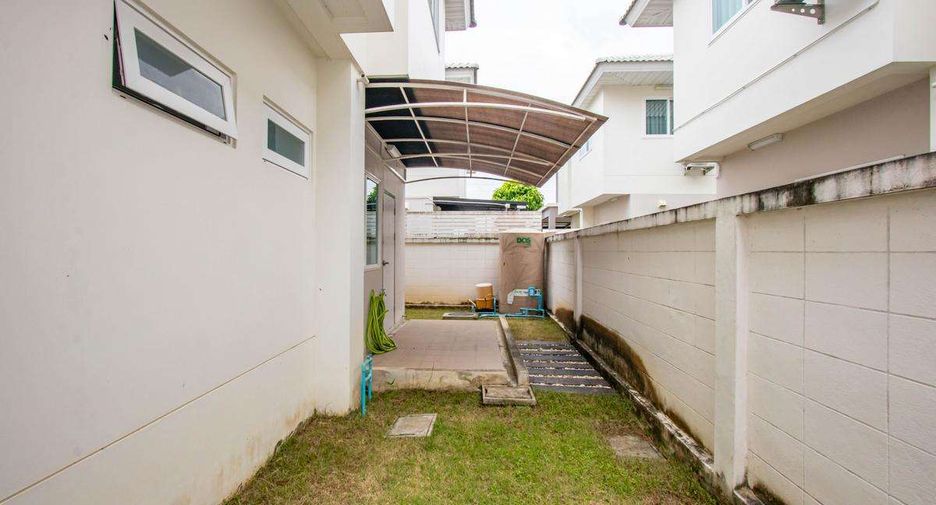 Casa en venta de 4 habitaciones en San Kamphaeng, Chiang Mai