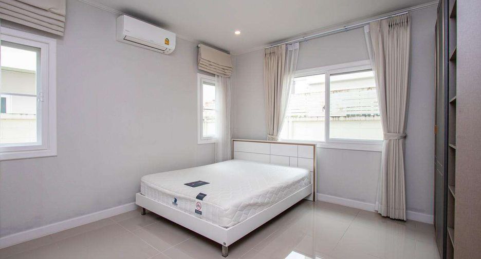 Casa en venta de 4 habitaciones en San Kamphaeng, Chiang Mai
