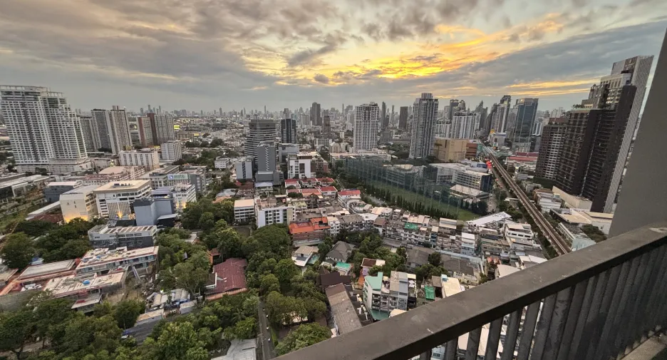 For rent 2 bedrooms condo in Khlong Toei, Bangkok