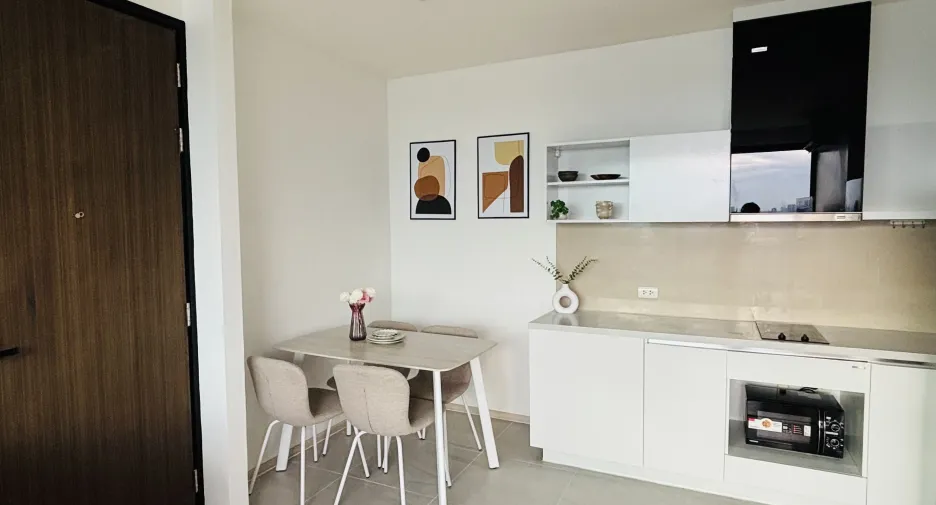 For rent 2 bedrooms condo in Khlong Toei, Bangkok