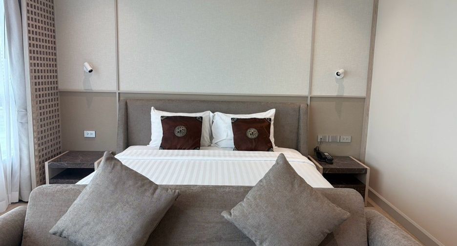 For rent 3 bedrooms condo in Khlong Toei, Bangkok