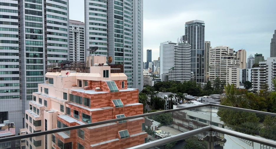 For rent 3 bedrooms condo in Khlong Toei, Bangkok
