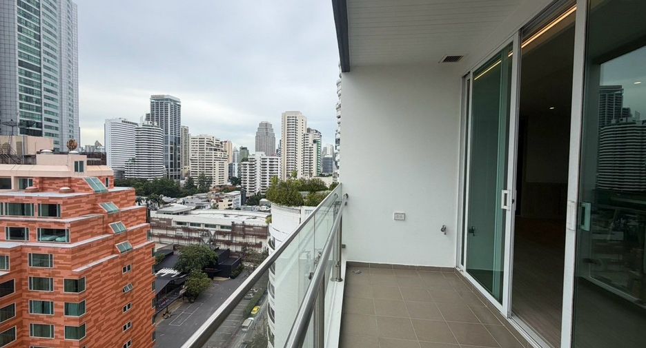 For rent 3 bedrooms condo in Khlong Toei, Bangkok