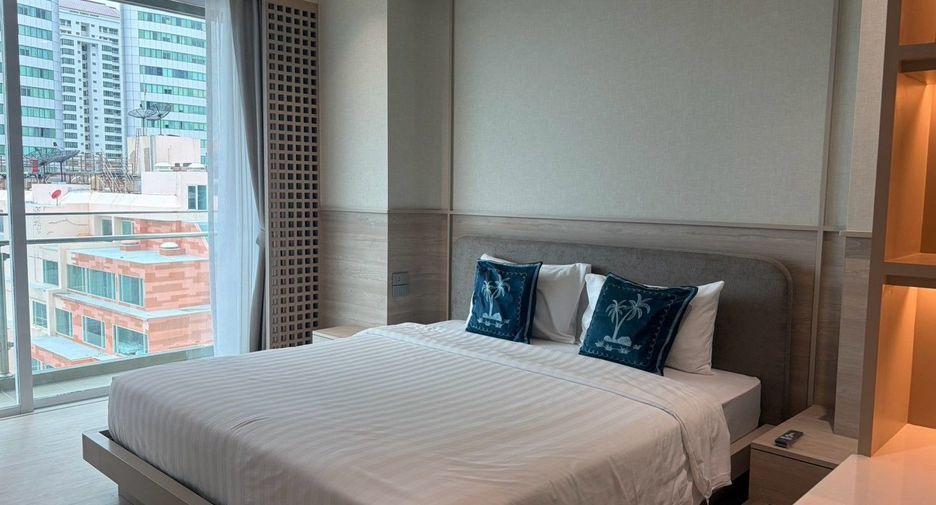 For rent 3 bedrooms condo in Khlong Toei, Bangkok