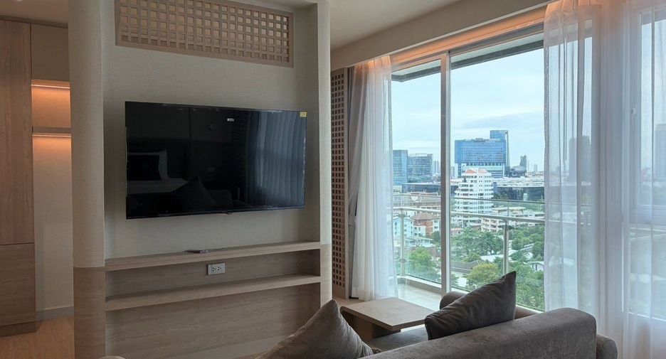 For rent 3 bedrooms condo in Khlong Toei, Bangkok