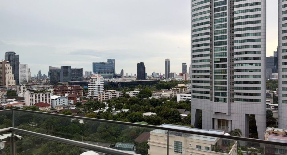For rent 3 bedrooms condo in Khlong Toei, Bangkok
