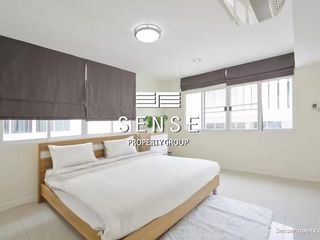 For rent 5 bedrooms townhouse in Watthana, Bangkok