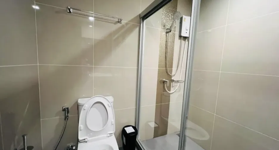 Condo en alquiler y en venta de 1 habitaciones en Huai Khwang, Bangkok