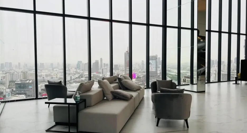 Condo en alquiler y en venta de 1 habitaciones en Huai Khwang, Bangkok