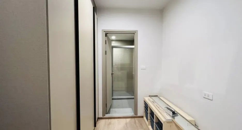 Condo en alquiler y en venta de 1 habitaciones en Huai Khwang, Bangkok