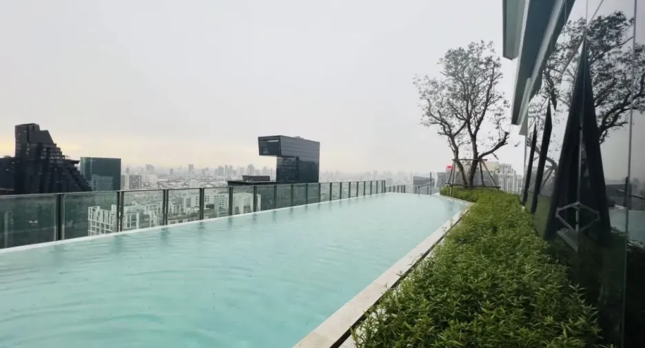 Condo en alquiler y en venta de 1 habitaciones en Huai Khwang, Bangkok