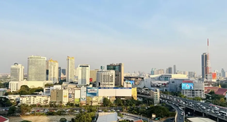 Condo en alquiler y en venta de 1 habitaciones en Huai Khwang, Bangkok