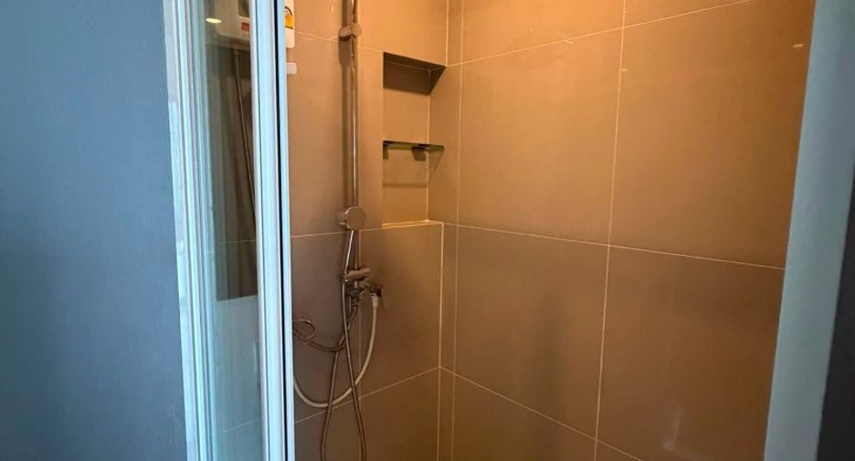 Condo en alquiler de 1 habitaciones en Bang Na, Bangkok