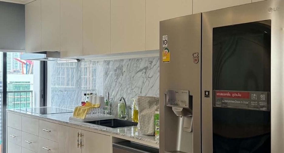 For sale 3 bedrooms condo in Watthana, Bangkok