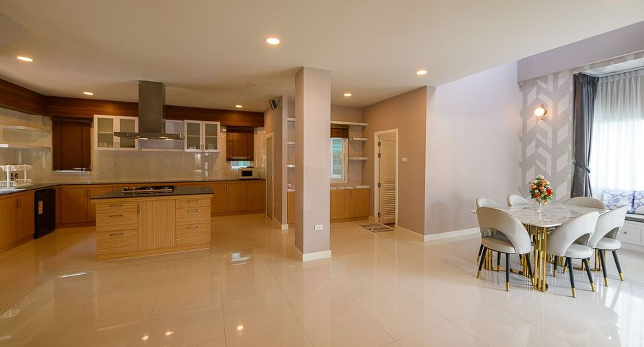 À louer 3 chambres maison à Bang Lamung, Chonburi