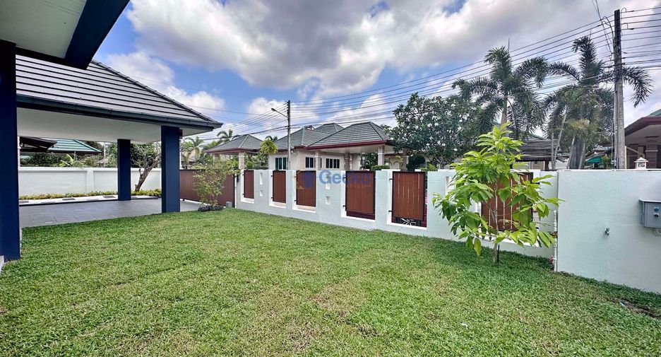 Haus zur Miete mit 3 Zimmer in Bang Lamung, Chonburi