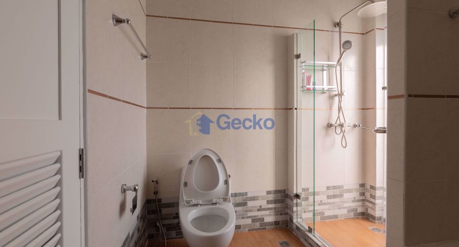 Haus zur Miete mit 3 Zimmer in Bang Lamung, Chonburi