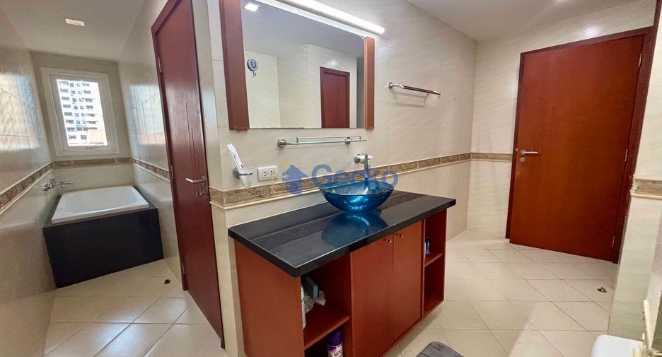For rent 2 bedrooms condo in Bang Lamung, Chonburi