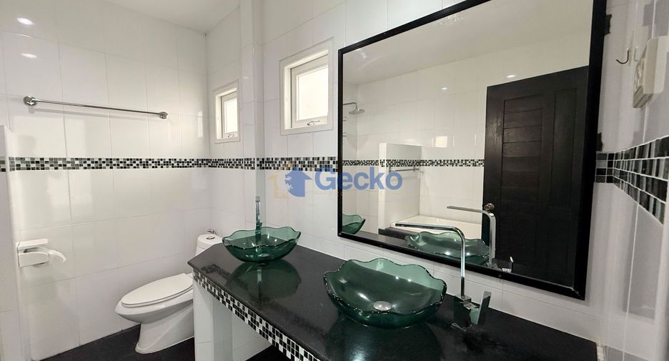 Haus zur Miete mit 3 Zimmer in Bang Lamung, Chonburi