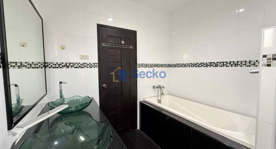 Haus zur Miete mit 3 Zimmer in Bang Lamung, Chonburi