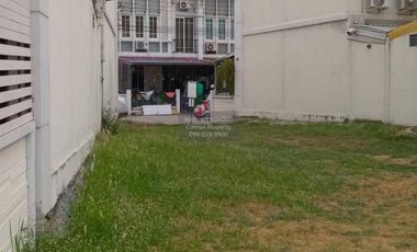 Reihenhaus zum Kauf mit 4 Zimmer in Prawet, Bangkok