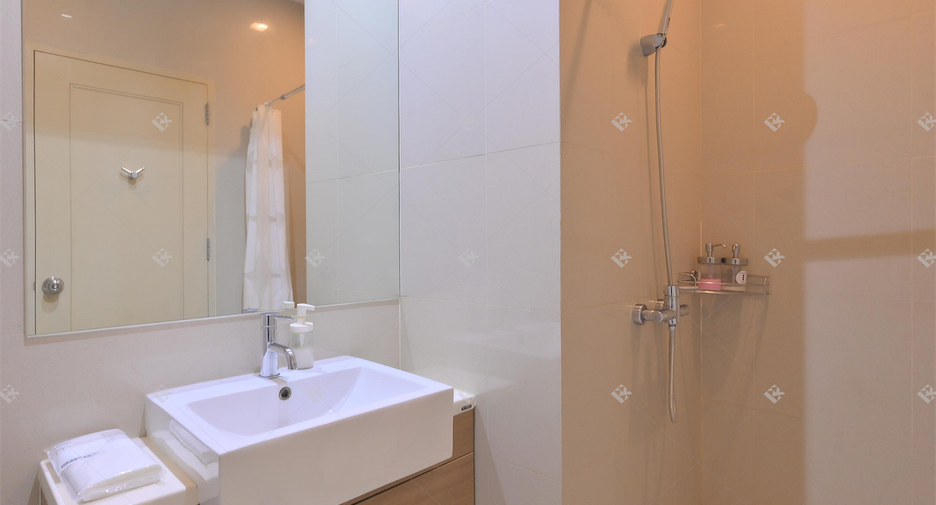 For sale 2 bedrooms condo in Khlong Toei, Bangkok