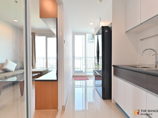 Condo en venta de 2 habitaciones en Yan Nawa, Bangkok