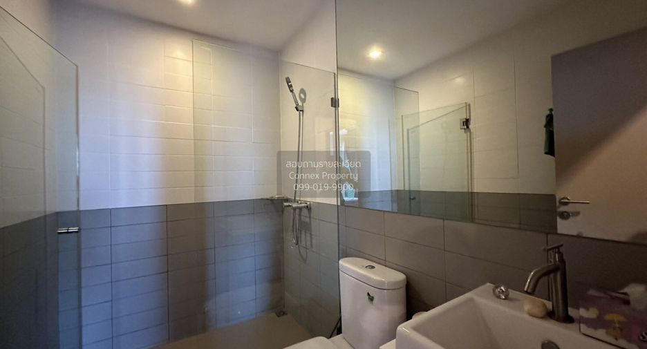 For rent 2 bedrooms condo in Phra Khanong, Bangkok