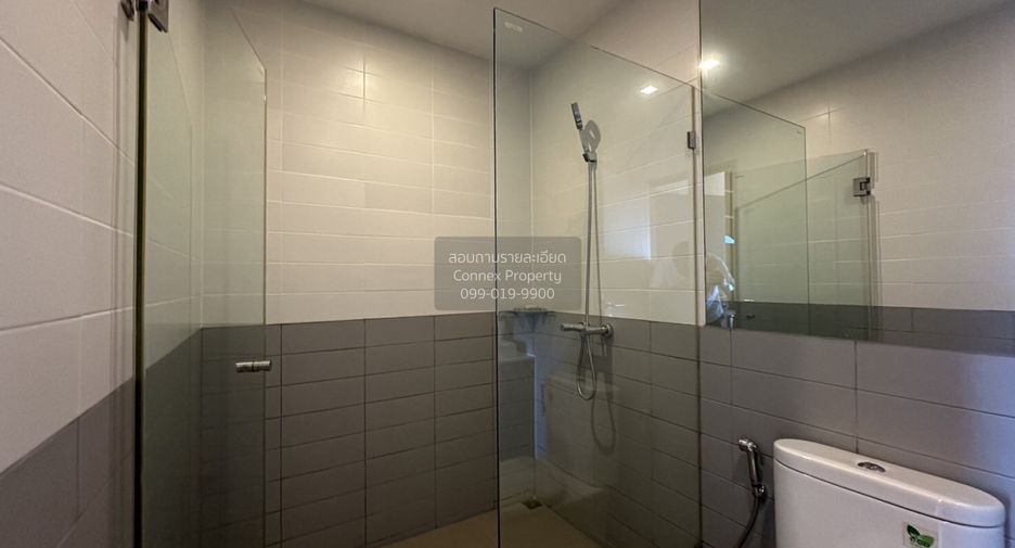 For rent 2 bedrooms condo in Phra Khanong, Bangkok