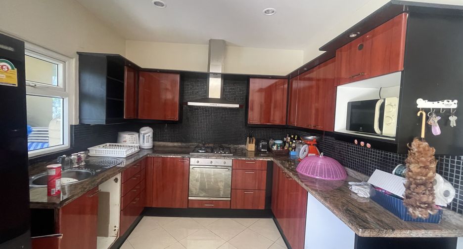 Villa en alquiler de 4 habitaciones en Mueang Phuket, Phuket