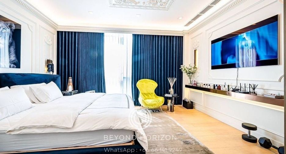 For rent 2 bedrooms condo in Watthana, Bangkok
