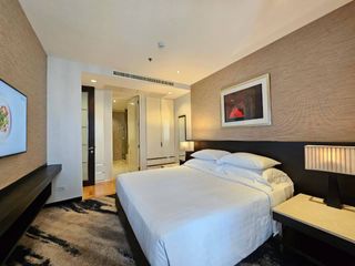 Condo en alquiler de 3 habitaciones en Khlong Toei, Bangkok