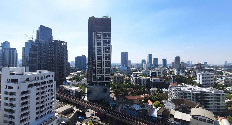 For rent and for sale 1 bed condo in Khlong Toei, Bangkok