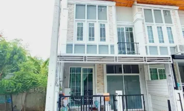 For sale 3 bedrooms townhouse in Mueang Nonthaburi, Nonthaburi