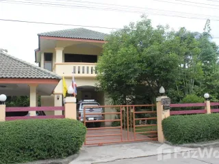 For sale 4 bedrooms house in Mueang Lampang, Lampang