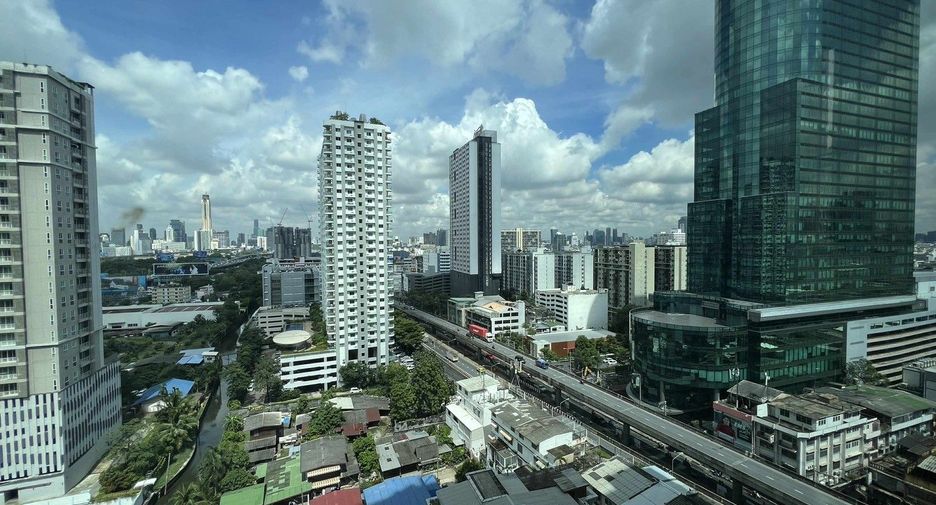 For sale 2 bedrooms condo in Ratchathewi, Bangkok
