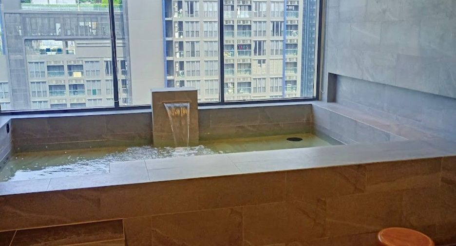For sale 2 bedrooms condo in Ratchathewi, Bangkok