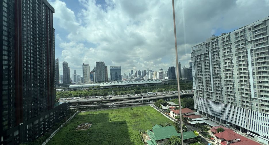 For sale 2 bedrooms condo in Ratchathewi, Bangkok