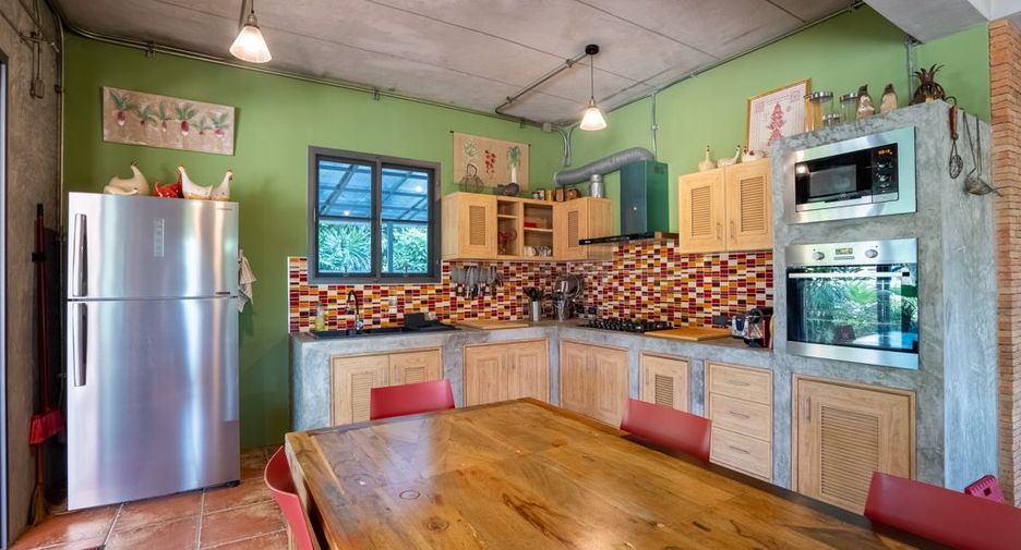 Haus zum Kauf mit 5 Zimmer in Saraphi, Chiang Mai
